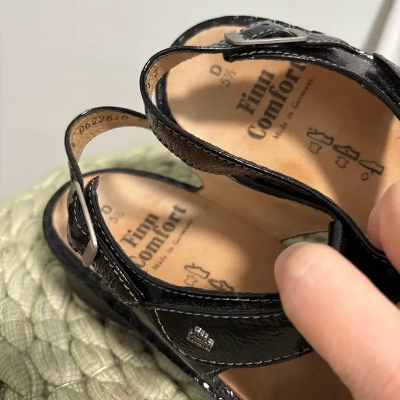 Finn Comfort Adana Black Patent Leather Fancy Support Comfort Sandals