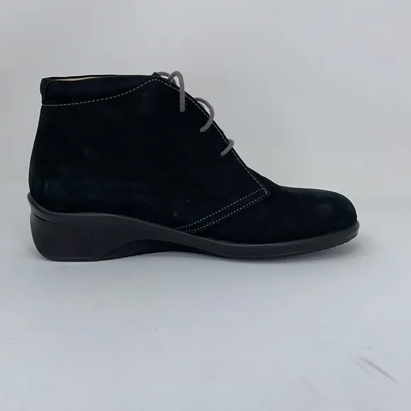 Finn Comfort Boots NWOT Ankle Booties Black Nubuck Leather Mostar US Women’s 7