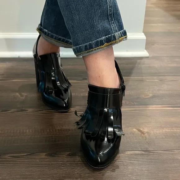 Fiorifrancesi Black kilt flap heels Italian made genuine patent leather shoes