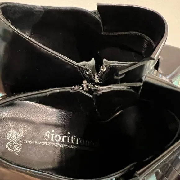 Fiorifrancesi Black kilt flap heels Italian made genuine patent leather shoes