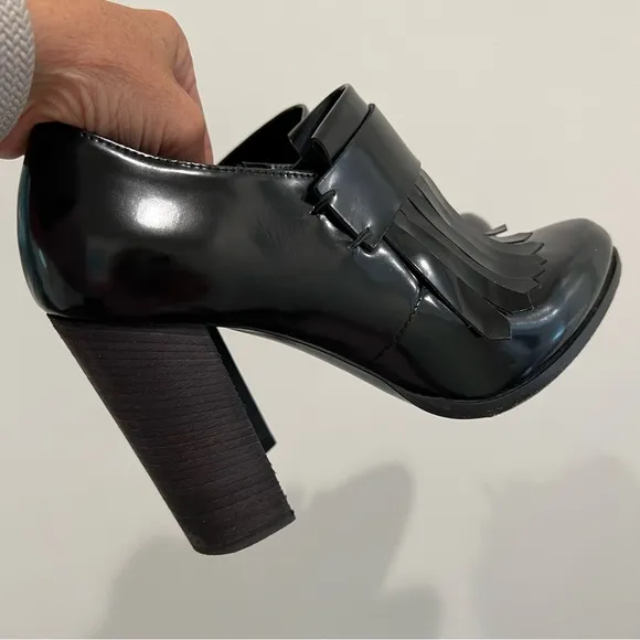 Fiorifrancesi Black kilt flap heels Italian made genuine patent leather shoes