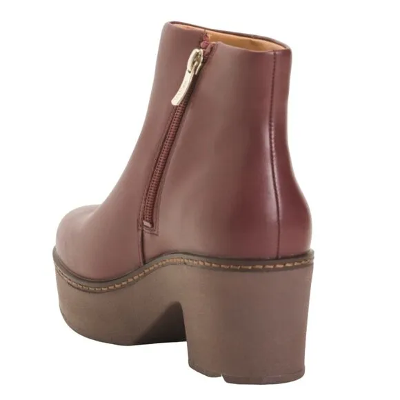 FITFLOP NWB Sz 9 Oxblood Leather Comfort Footbed Platform Pilar Ankle Boots