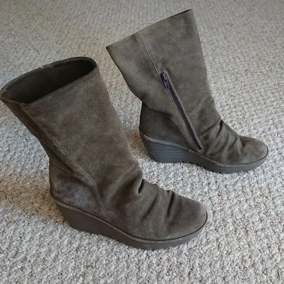 Fly London suede Ankle Boots in Army green size 38.5