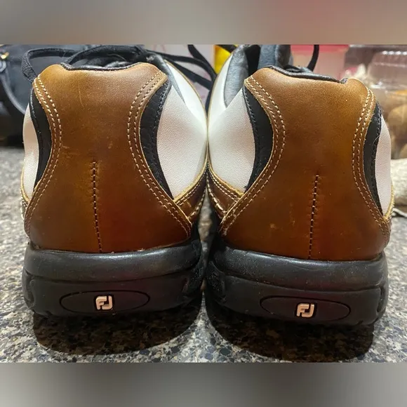 FootJoy Contour Series 54108 White/Brown Golf Shoes Men's Size 10.5 M.
