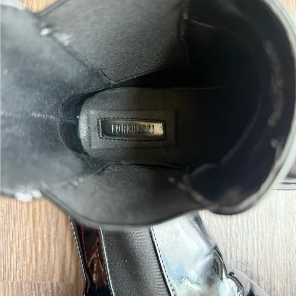 Forever 21 Women Booties Black Patent Leather Elastic on sides