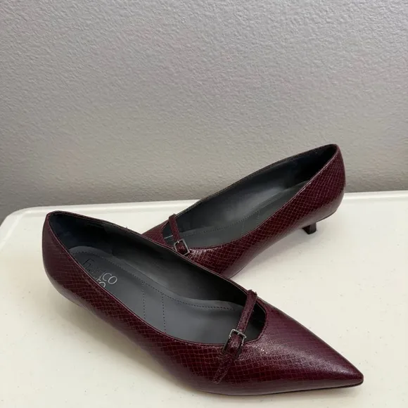 Franco Sarto Kitten Heel Size 8 Malia Burgundy Low Pointy Toe Shoes