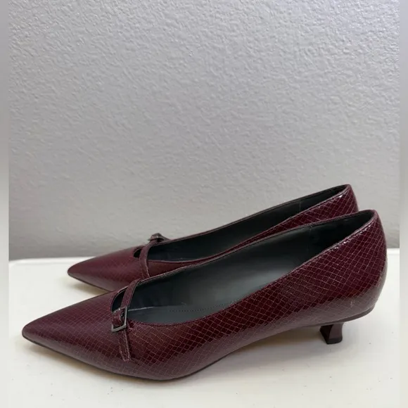 Franco Sarto Kitten Heel Size 8 Malia Burgundy Low Pointy Toe Shoes