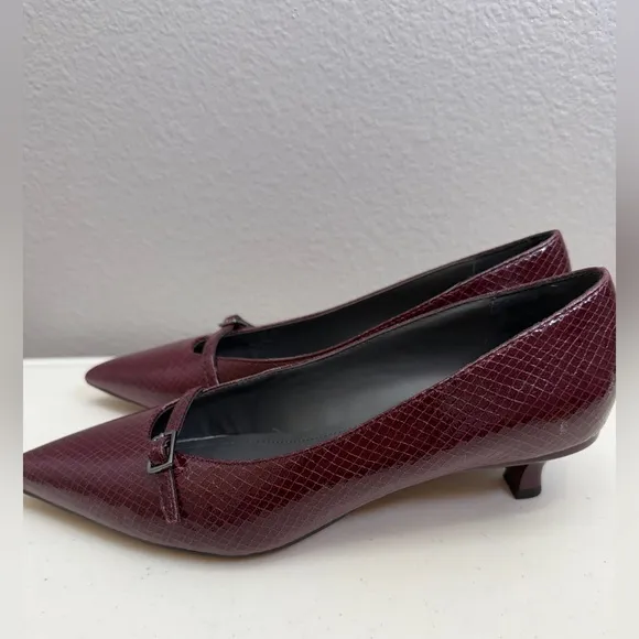 Franco Sarto Kitten Heel Size 8 Malia Burgundy Low Pointy Toe Shoes