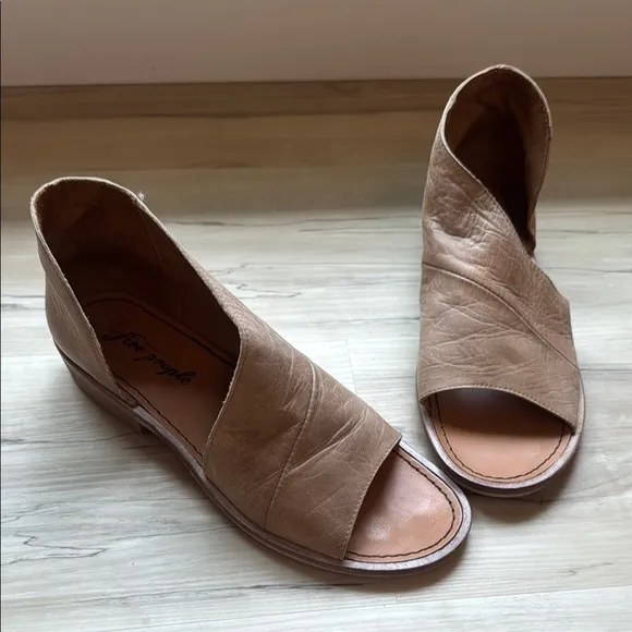 FREE PEOPLE Leather Mont Blanc Tan/Beige Wrap SANDALS/SHOE...Sz 38 1/2
