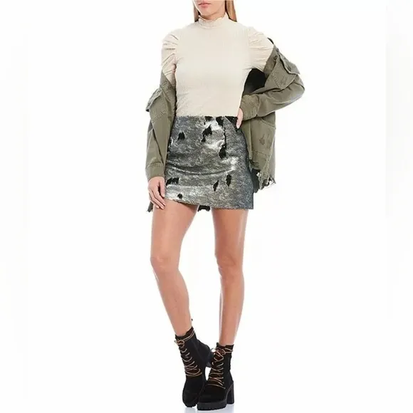 Free People Skinny Allover Sequin Army Print Camo Mini Skirt – Size 6 - NWT