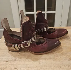 Freebird By Steven Blades Red/Wine 9 EUC OG