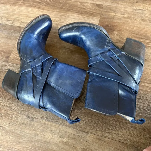 Freebird Saint Stylish Blue Leather Ankle Boots 8