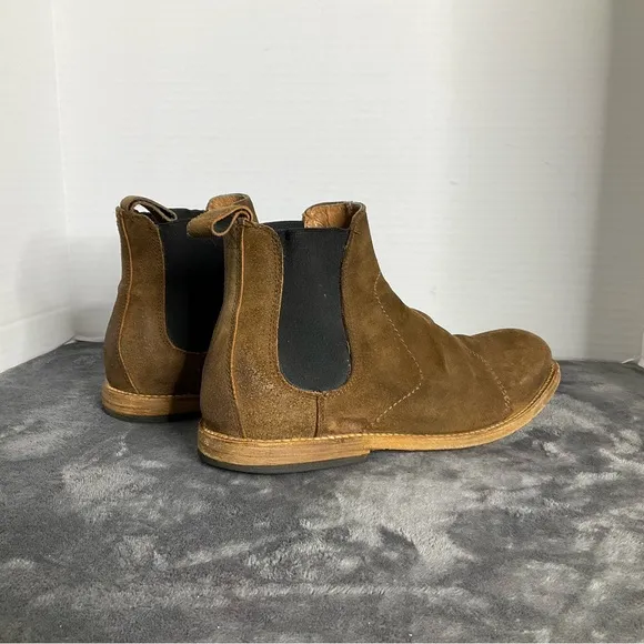 Freebirds Men's Brown Suede Chelsea Boots with dust bags Size 8