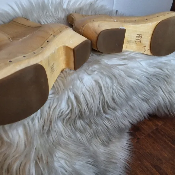 Frye Natural Leather Clog Boots 8