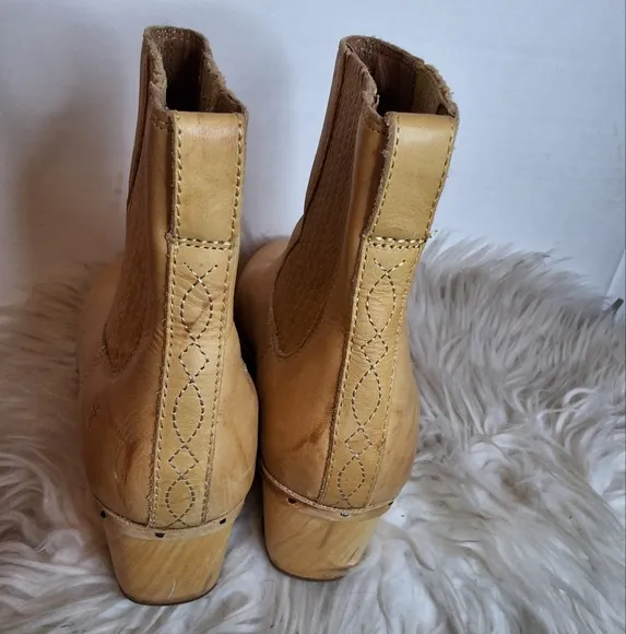 Frye Natural Leather Clog Boots 8