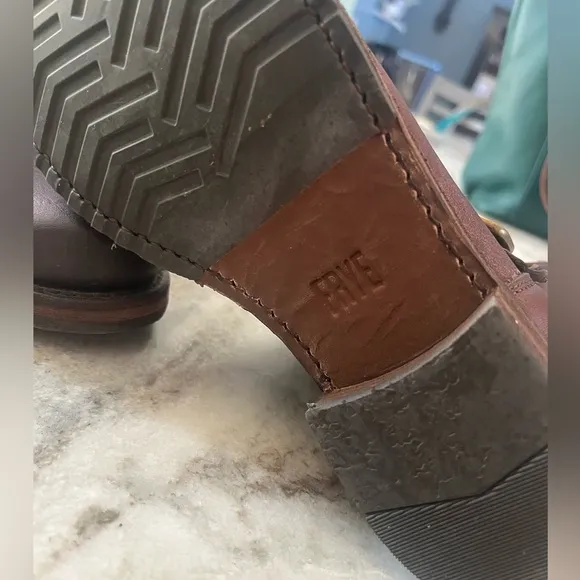 Frye Veronica Bootie size 7