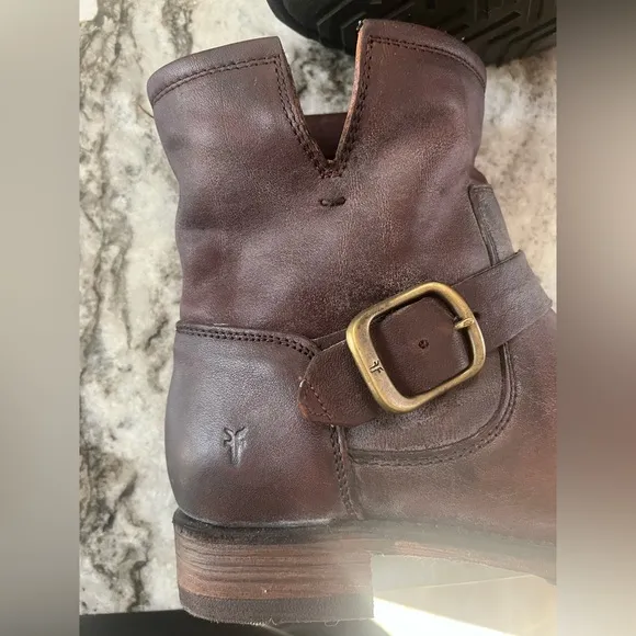 Frye Veronica Bootie size 7