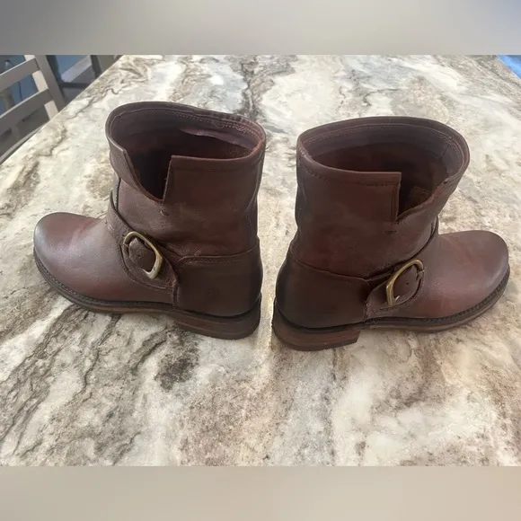 Frye Veronica Bootie size 7