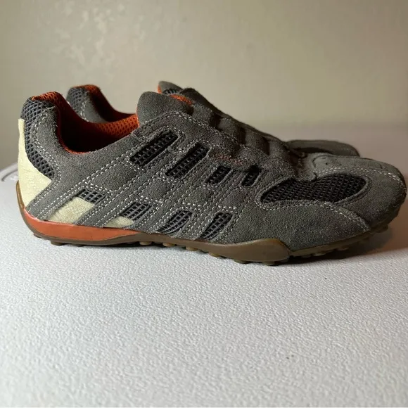 Geox Athletic Shoes Gray and Black Slip-On Design