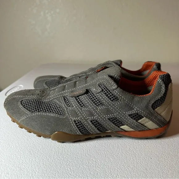 Geox Athletic Shoes Gray and Black Slip-On Design