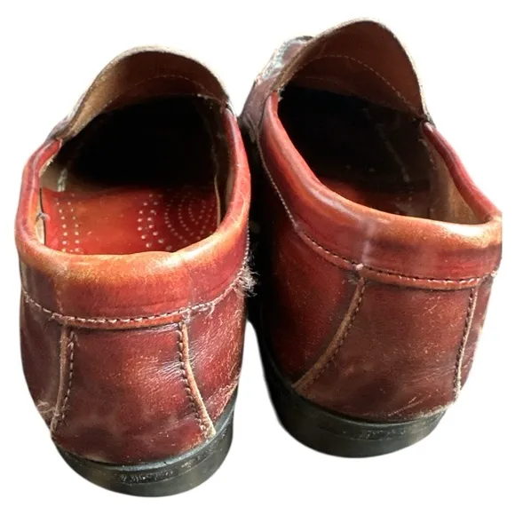 GH Bass Weejuns size 8, Classic Brown Leather Loafers