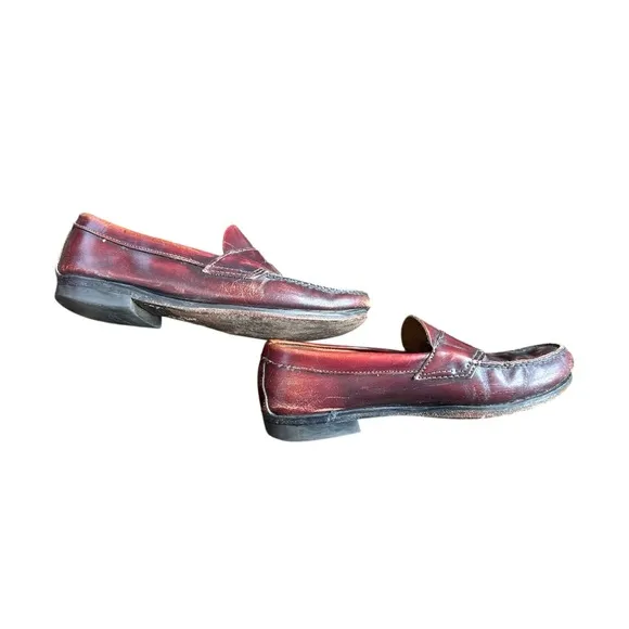 GH Bass Weejuns size 8, Classic Brown Leather Loafers