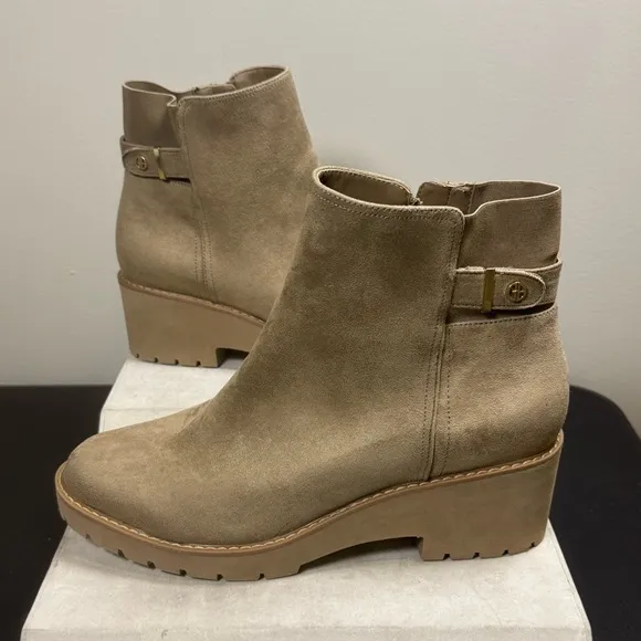 Gianni Bernini Women's Tan Ankle Boots, size 11M, NWOT