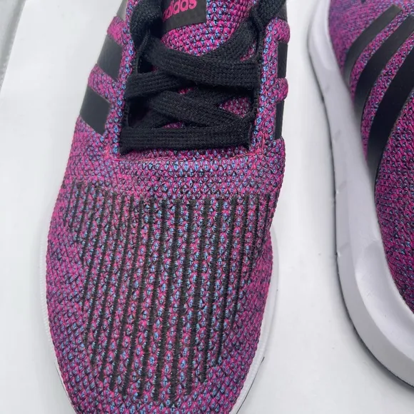 Girls Adidas Swift Run Tennis Shoes size 5 Magenta &amp; Black *New Without Box*