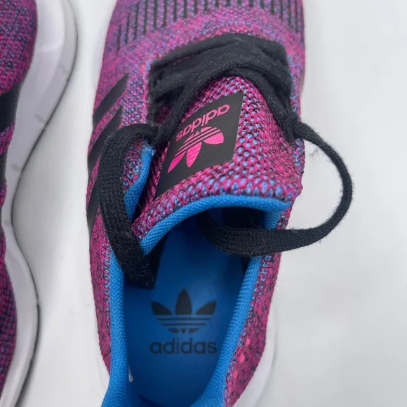 Girls Adidas Swift Run Tennis Shoes size 5 Magenta &amp; Black *New Without Box*