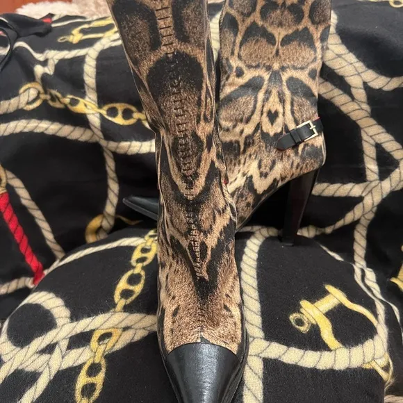 Gorgeous Roberto Cavalli  animal print boots size 7