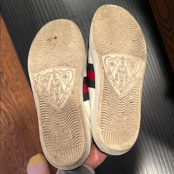 GUCCI Floral Embroidered Mens Sneakers