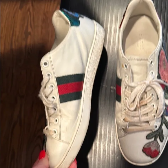 GUCCI Floral Embroidered Mens Sneakers