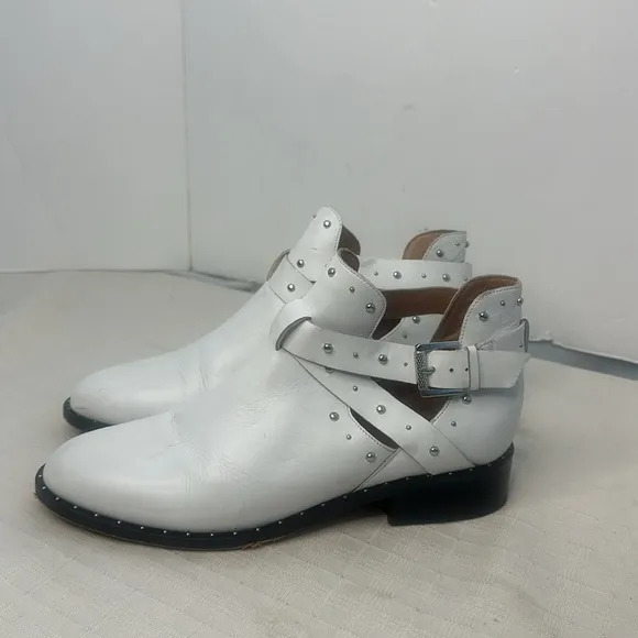 HALOGEN Hailey White Leather Studded Ankle Boots Size 9