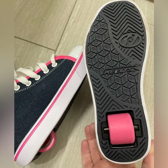 Heelys Youth NWOT Veloz Denim Rainbow Wheeled Shoes