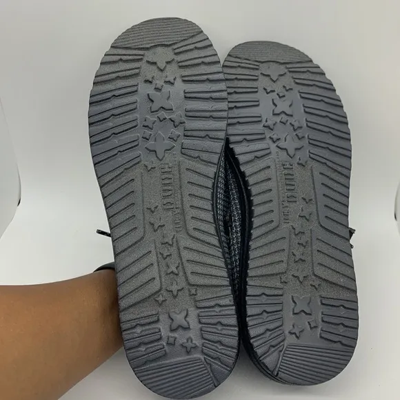 Hey Dude NWT Wally Sport Mesh Charcoal Gray 8 Slip-On Shoes Casual Minimalist