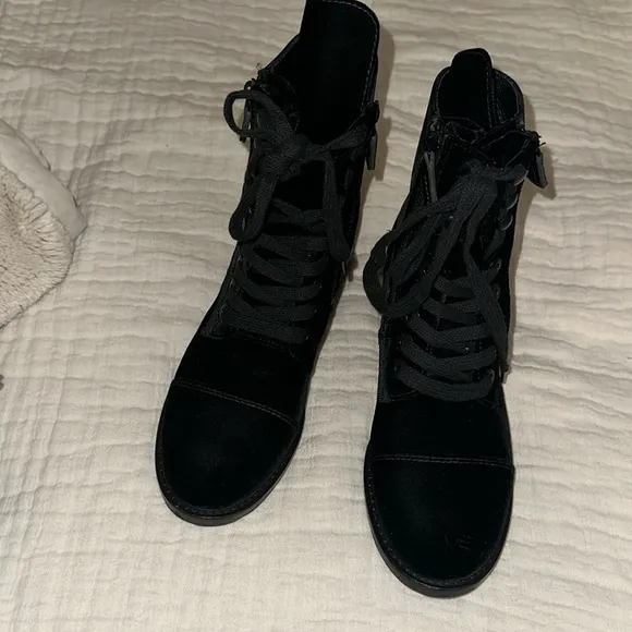 Hiraeth Hanne Boots Velvet Combat Boot Sz 7.5