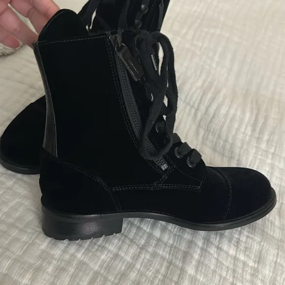 Hiraeth Hanne Boots Velvet Combat Boot Sz 7.5