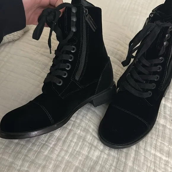 Hiraeth Hanne Boots Velvet Combat Boot Sz 7.5