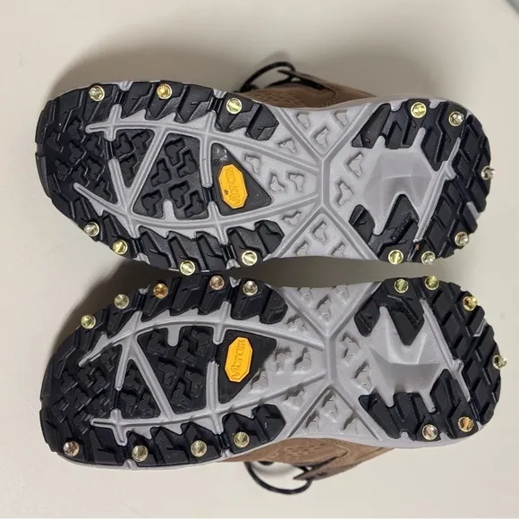 HOKA Kaha Low GTX Sneakers wm Sz 7 like new with ice gripping cleats,removable