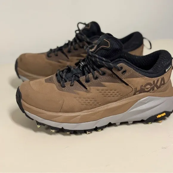 HOKA Kaha Low GTX Sneakers wm Sz 7 like new with ice gripping cleats,removable