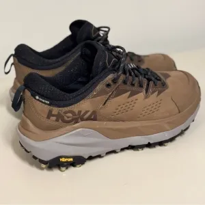 HOKA Kaha Low GTX Sneakers wm Sz 7 like new with ice gripping cleats,removable