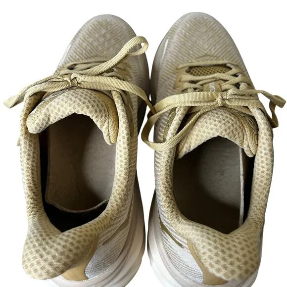 Hoka Mens Shoes Sneakers NIB Size 10D Clifton 9 Wheat Running Comfort Athletic