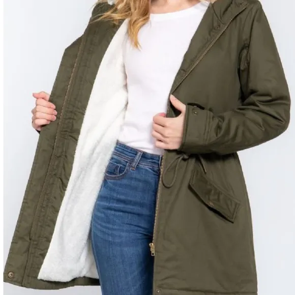 HOODED UTILITY JACKET  - OLIVE