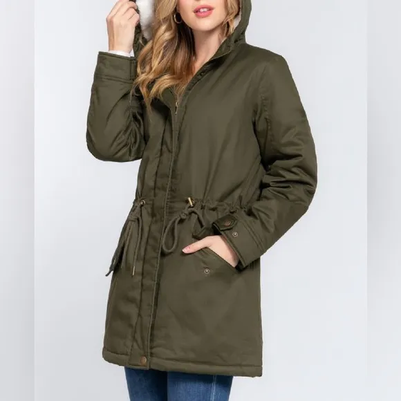 HOODED UTILITY JACKET  - OLIVE