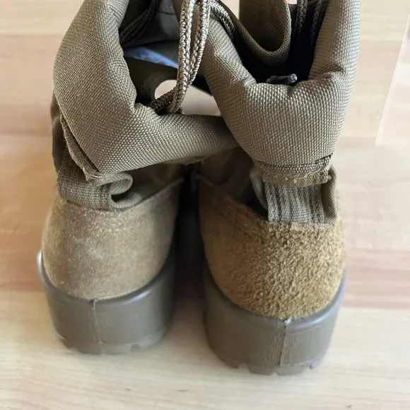 Hot weather Army Combat Boots Coyote Vibram SPM1C1-13-D-1017 789 Size 6 W Mens