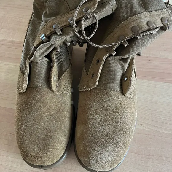 Hot weather Army Combat Boots Coyote Vibram SPM1C1-13-D-1017 789 Size 6 W Mens