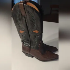 Hunt Club Cowboy Boots