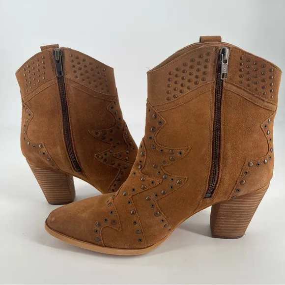 Idyllwind Tawny Brown Leather Studded Western Boots Size 9.5