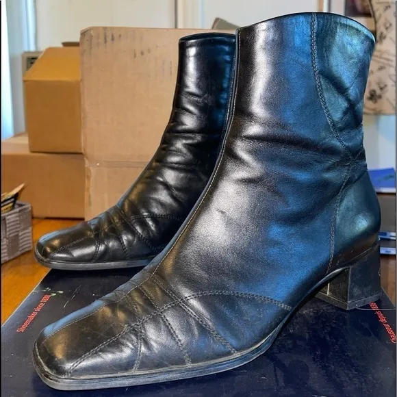 IOB -Peter Kaiser Black Caprillo Square toed boots. Size 8.5 GUC