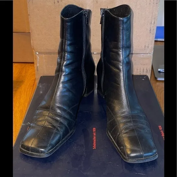 IOB -Peter Kaiser Black Caprillo Square toed boots. Size 8.5 GUC
